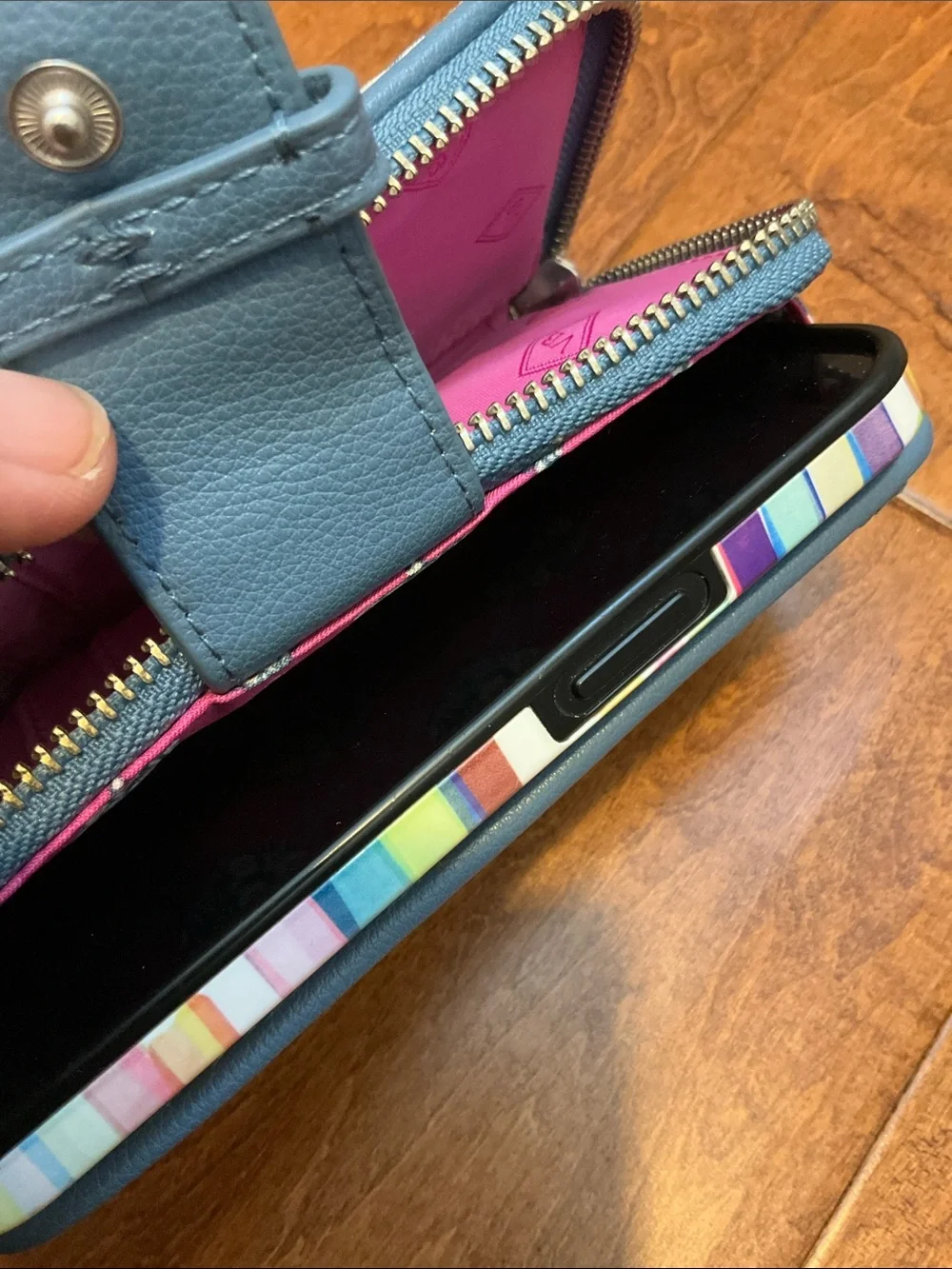 Vera Bradley Blue Geometric RFID Smartphone Wristlet NWT